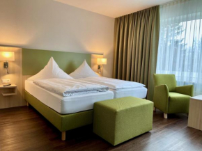 Отель Marias Inn - Bed & Breakfast  Гархинг
